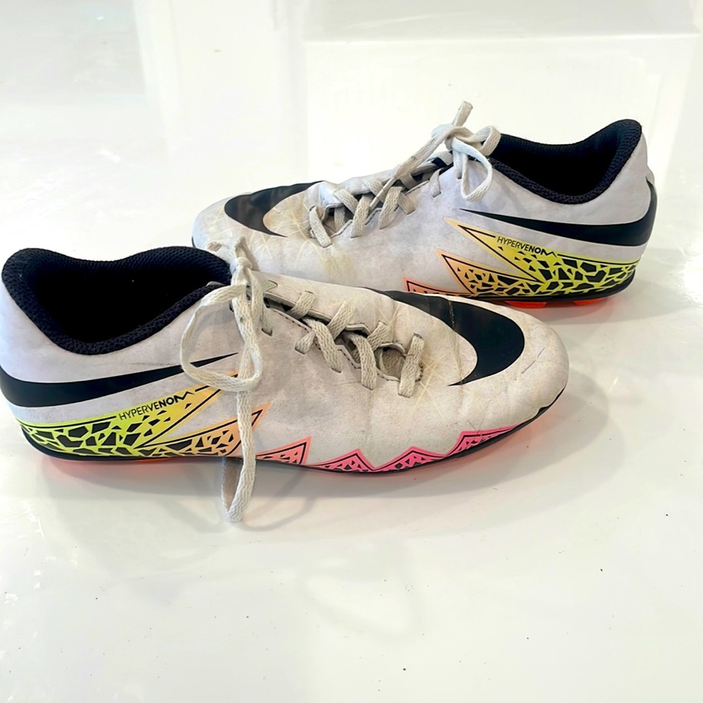 Nike Hypervenom Cleats size 4.5